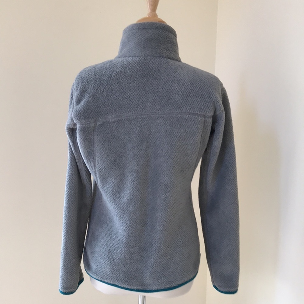 PATAGONIA size M grey with teal snap t fleece - Picture 4 of 8